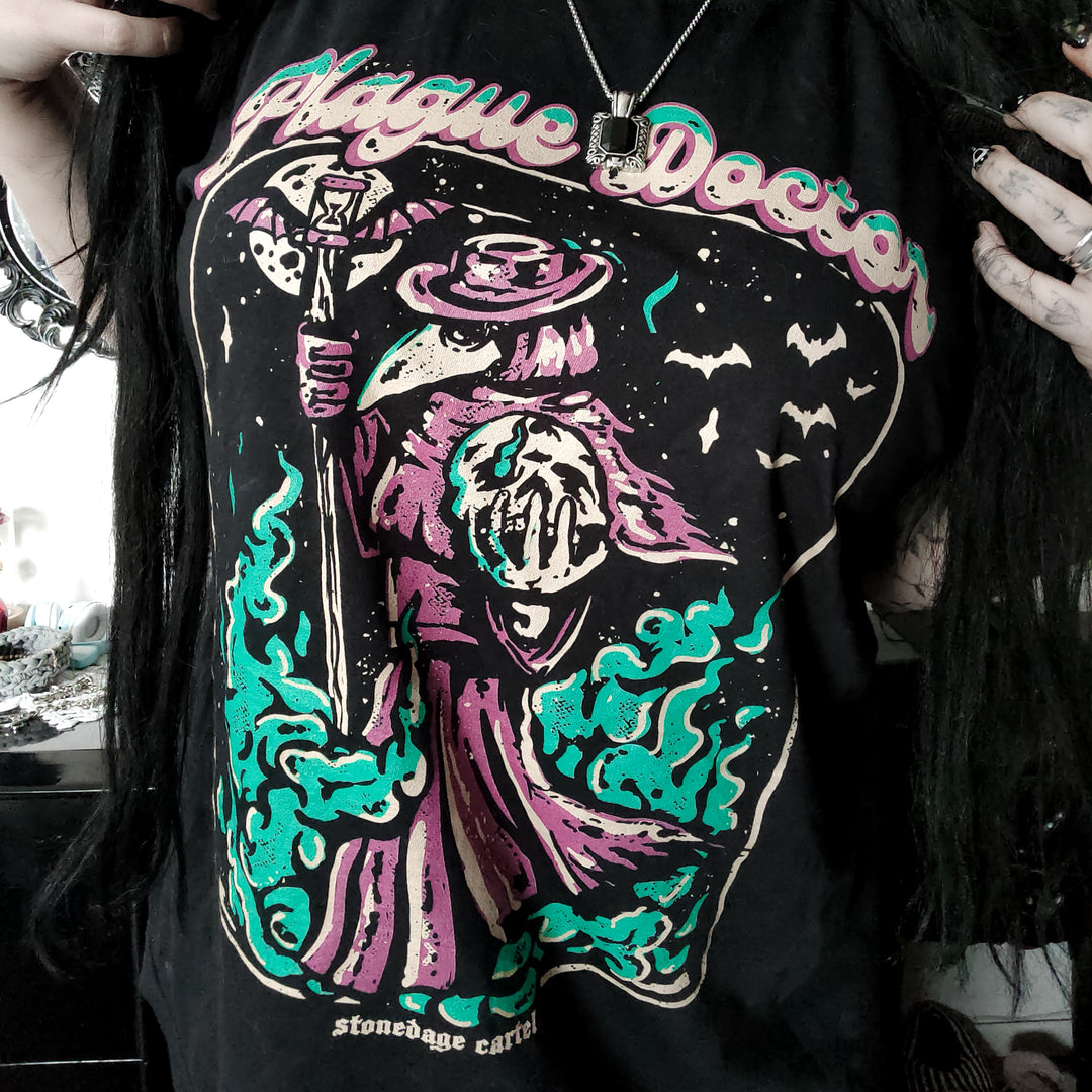 Plague Doctor Unisex Graphic Shirt, Plague Doctor Goth Vintage Unisex Graphic T-shirt Model Woman